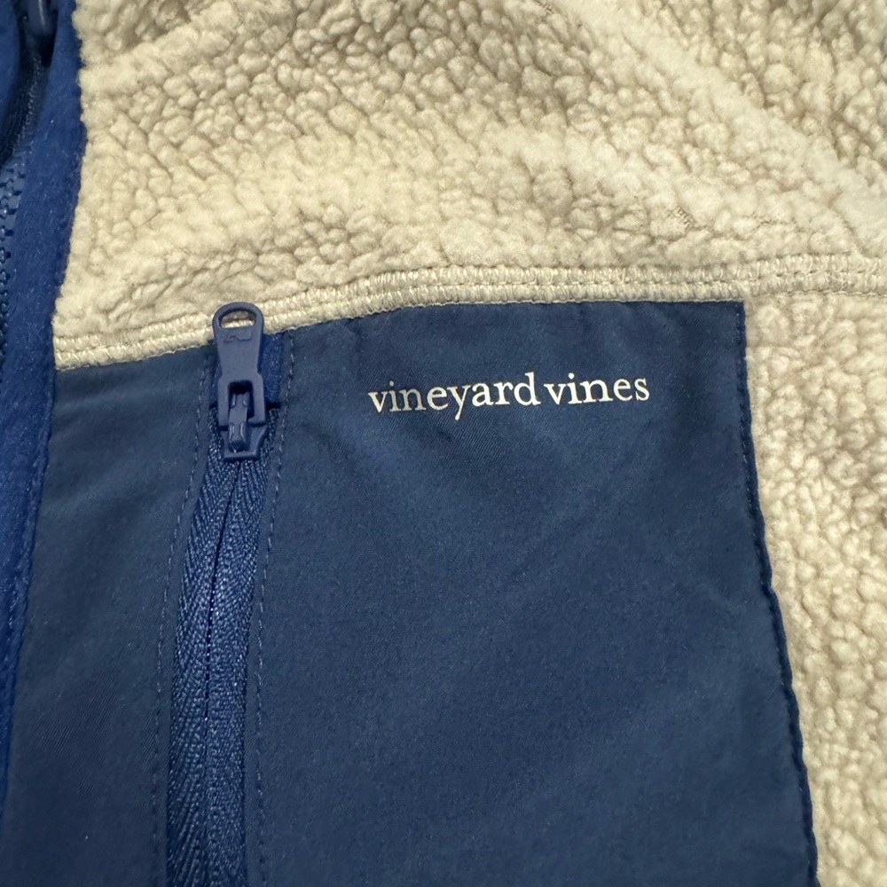 Boys Vineyard Vine Sherpa vest, size small (8-10) - Picture 2 of 5